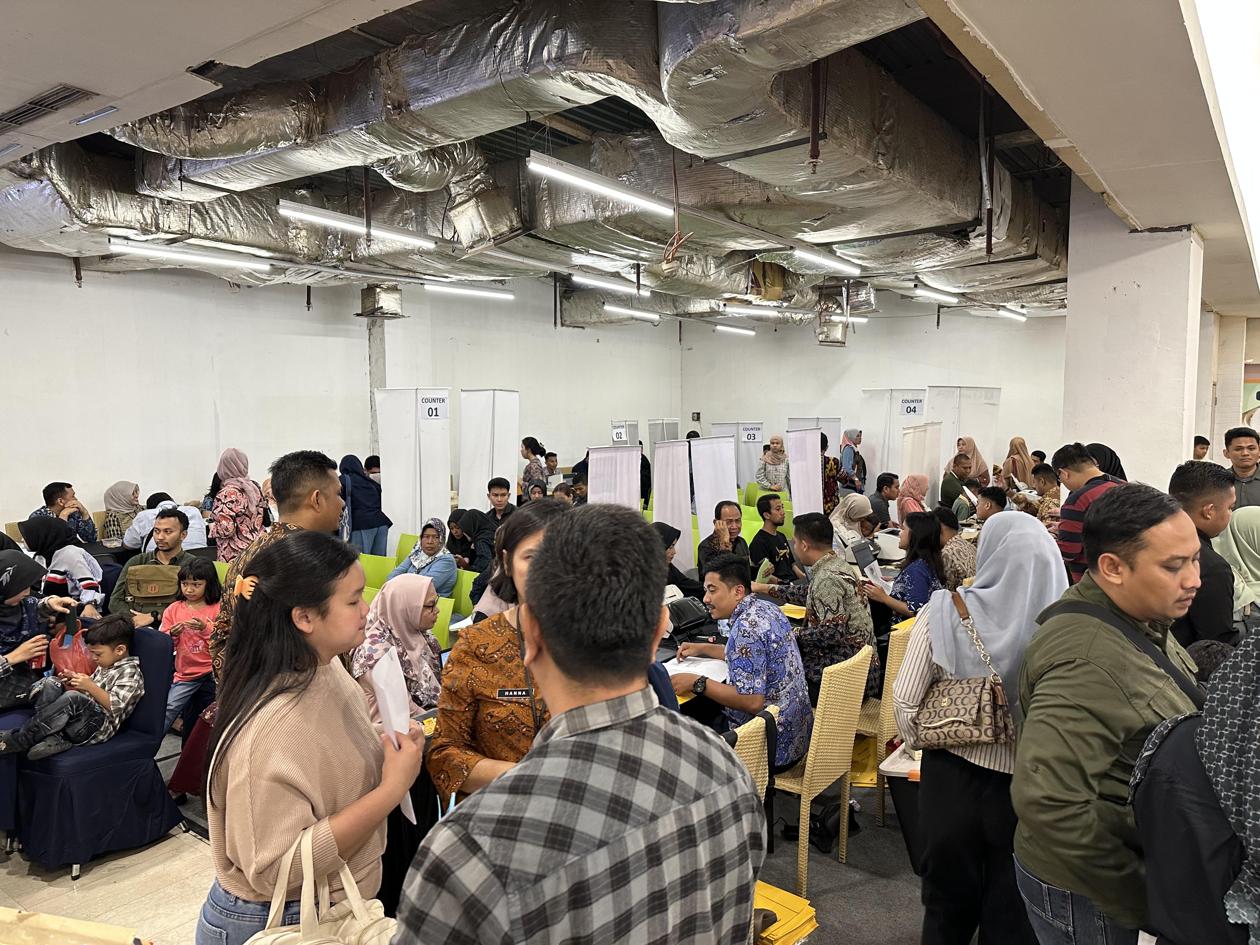 IMIGRASI PEKANBARU MEMPERMUDAH MASYARAKAT BUAT PASPOR DI MALL