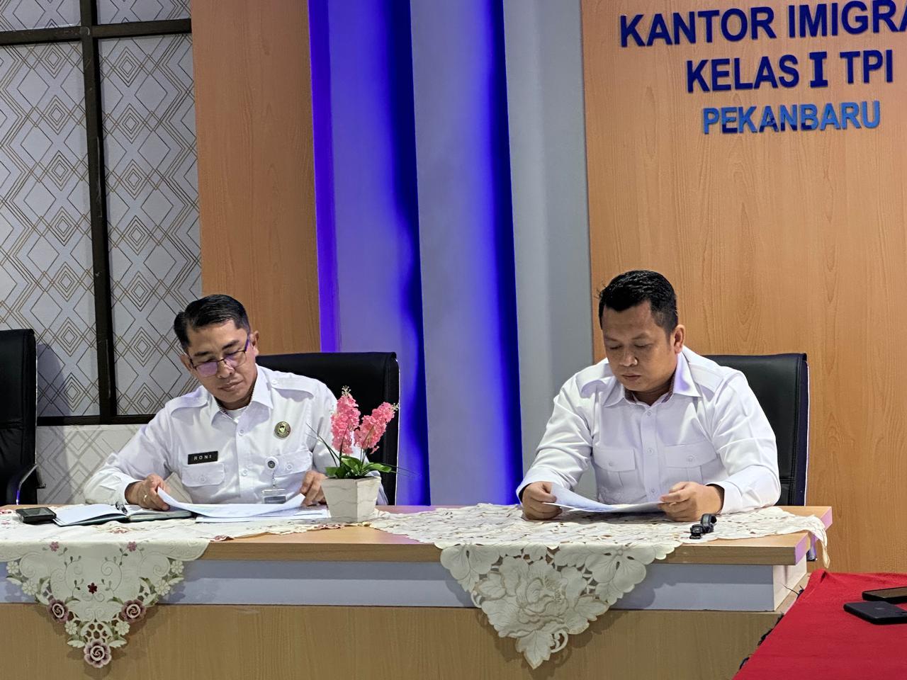Kantor Imigrasi Kelas I TPI Pekanbaru Gelar Rapat Awal Bulan September