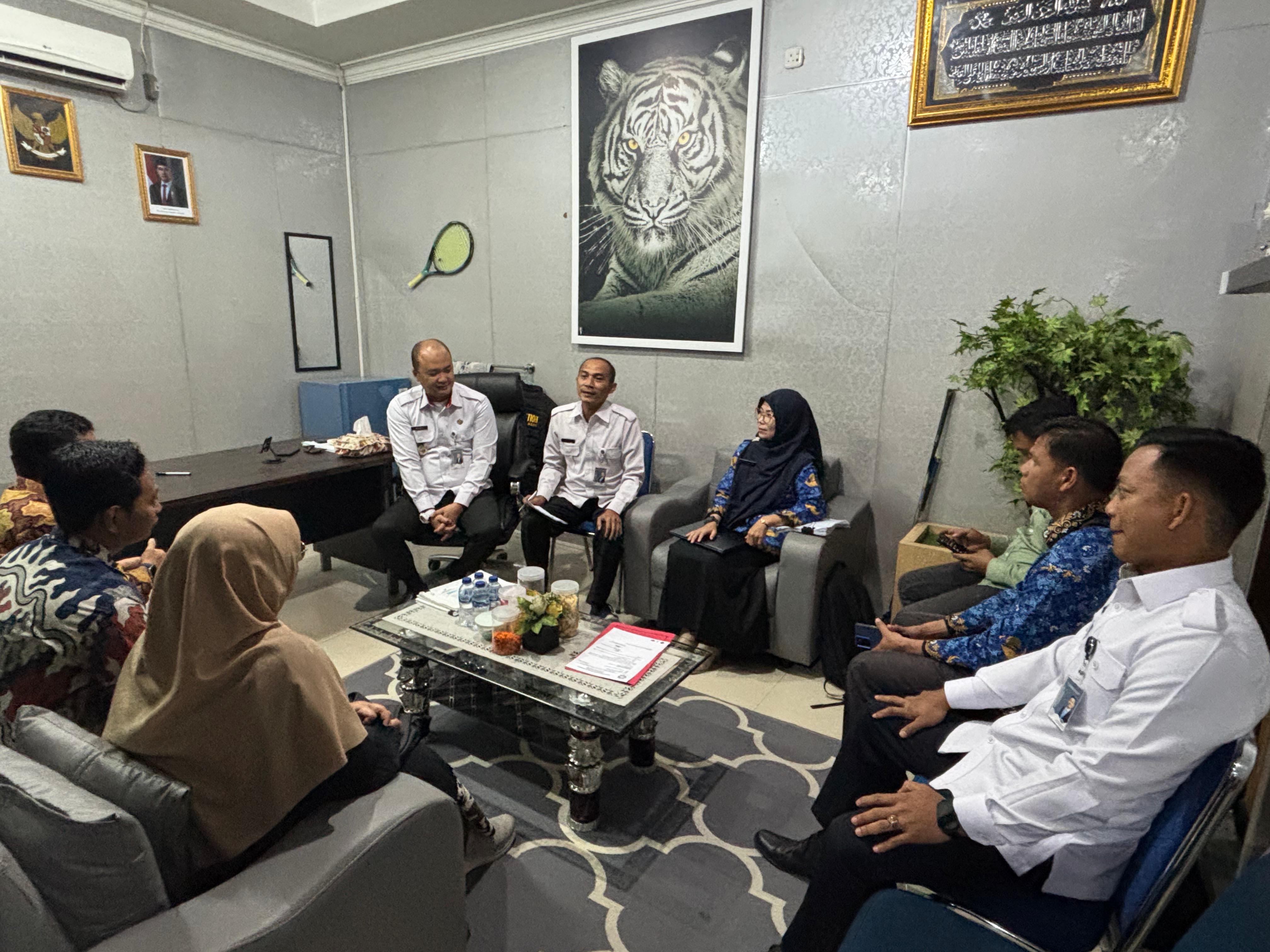Sinergi Meningkatkan Layanan Keimigrasian bagi Mahasiswa Asing: Kantor Imigrasi Pekanbaru terima kunjungan Pimpinan UIN Suska Riau